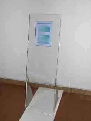 esempio-portacartello-formatoA4-da terra.jpg