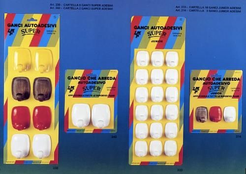 ganci-autoadesivi.jpg