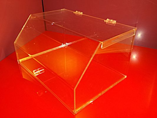Display case for bread and cakes